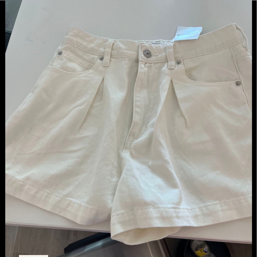 NWT Forever 21 White Denim Shorts Size 27